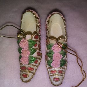 🌹🌷Sale 2 for $20 Vintage resin mini high heels
